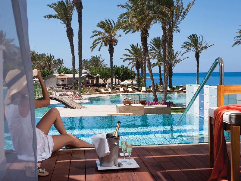 Constantinou Bros Asimina Suites - Oda