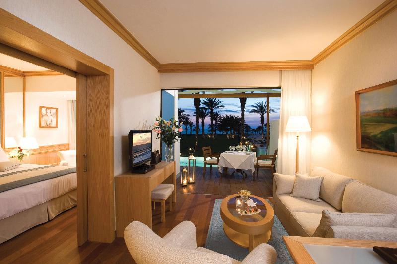 Constantinou Bros Asimina Suites - Oda