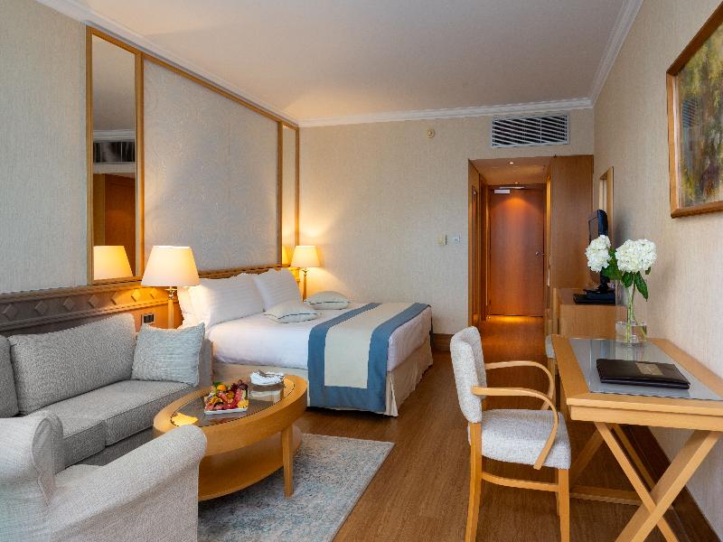 Constantinou Bros Asimina Suites - Oda