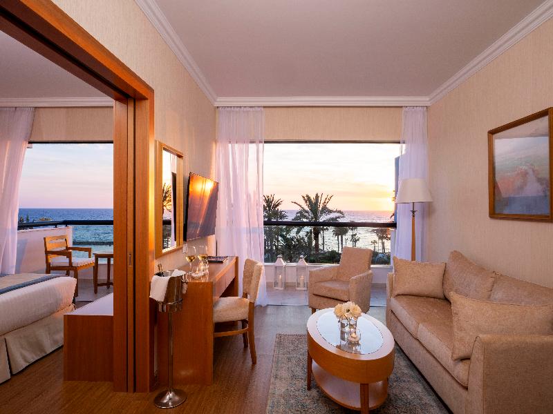 Constantinou Bros Asimina Suites - Oda