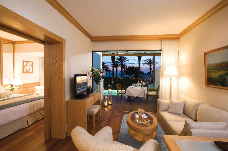 Constantinou Bros Asimina Suites - Oda