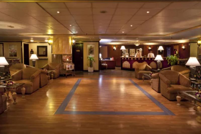 Landmark Plaza Hotel - Lobi