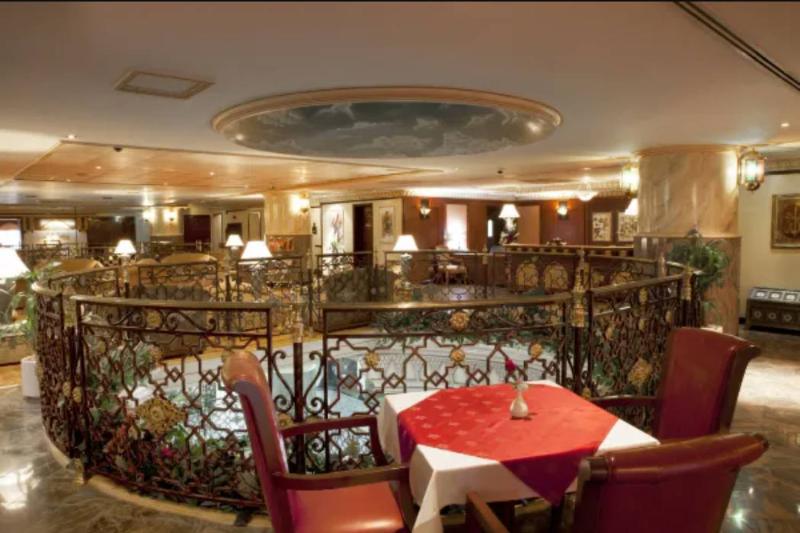 Landmark Plaza Hotel - Lobi