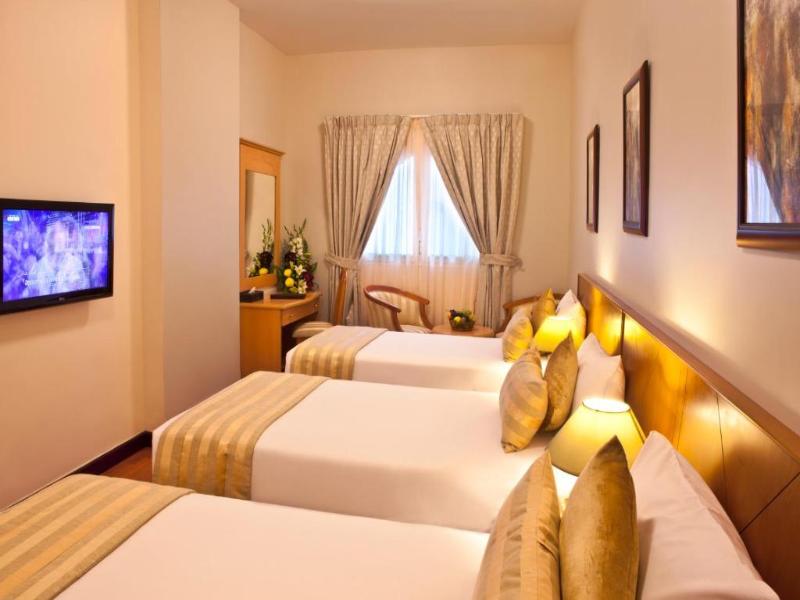 Landmark Plaza Hotel - Oda