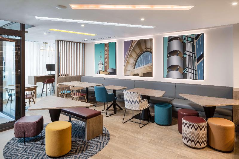 Hampton by Hilton London City - Lobi