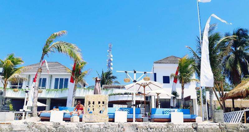 The Beach House Resort - Genel