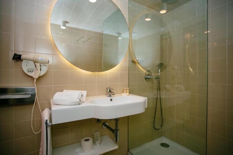 Axis Vermar Conference & Beach Hotel - Oda