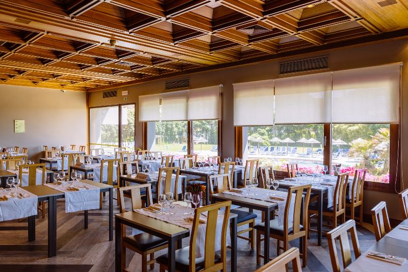 Axis Vermar Conference & Beach Hotel - Restoran