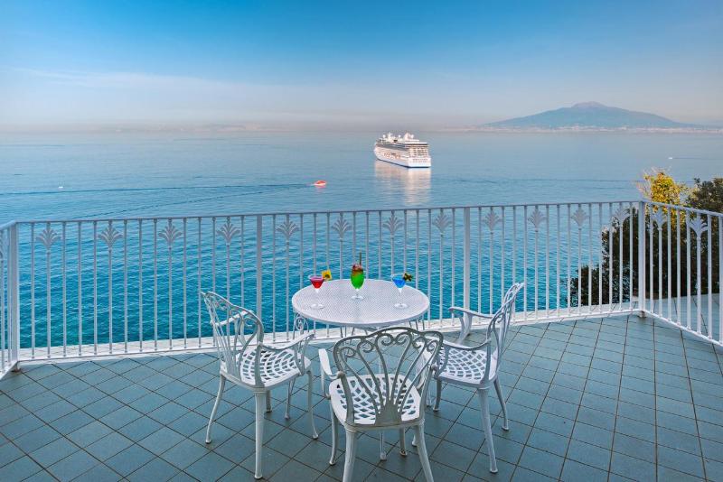 Grand Hotel Riviera - Genel