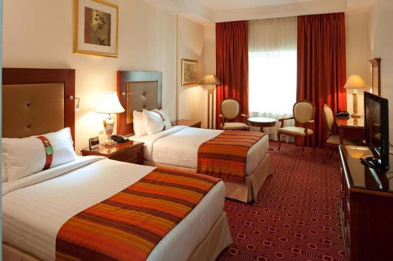 Sunday Hotel Holiday international Dubai - Oda