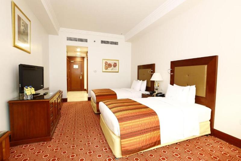 Sunday Hotel Holiday international Dubai - Oda