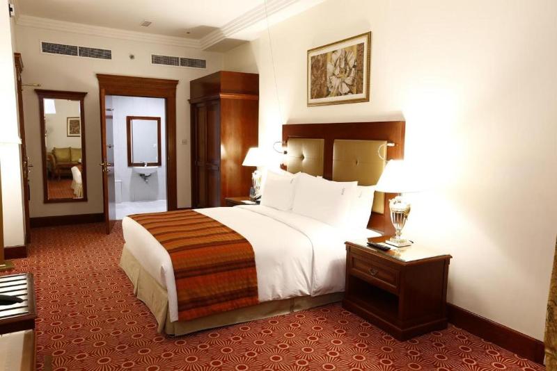 Sunday Hotel Holiday international Dubai - Oda