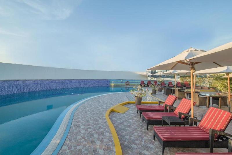 Sunday Hotel Holiday international Dubai - Havuz