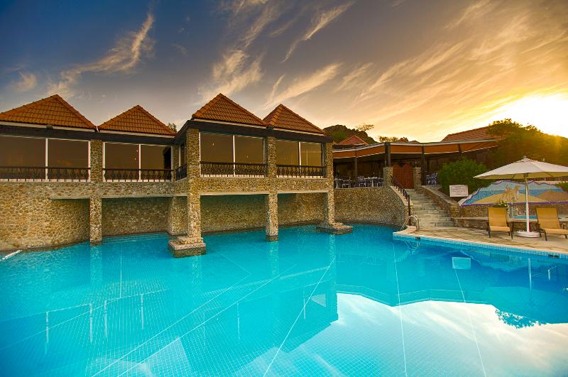 JA Hatta Fort Hotel - Havuz