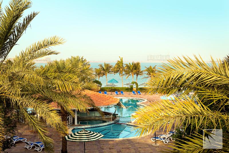 BM Beach Resort - Havuz