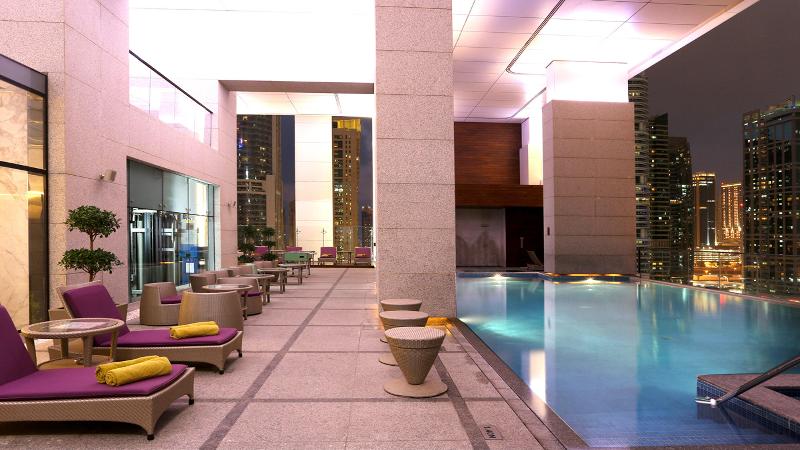 voco Bonnington Dubai - Havuz