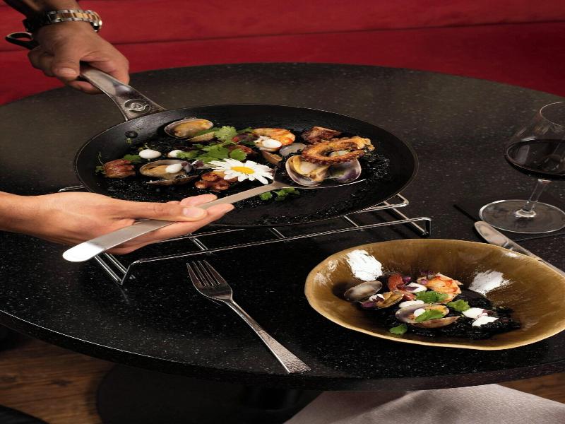 Neues Schloss Hotel Zurich, Autograph Collection - Restoran