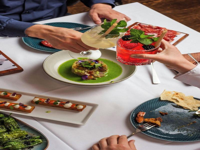 Neues Schloss Hotel Zurich, Autograph Collection - Restoran