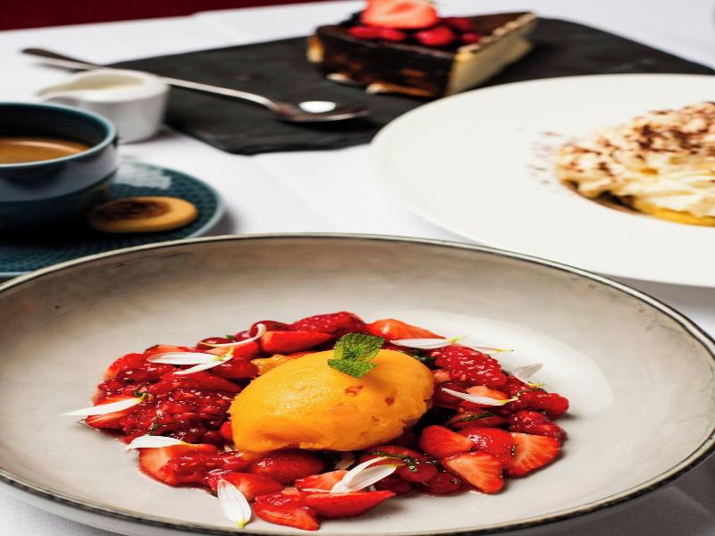 Neues Schloss Hotel Zurich, Autograph Collection - Restoran