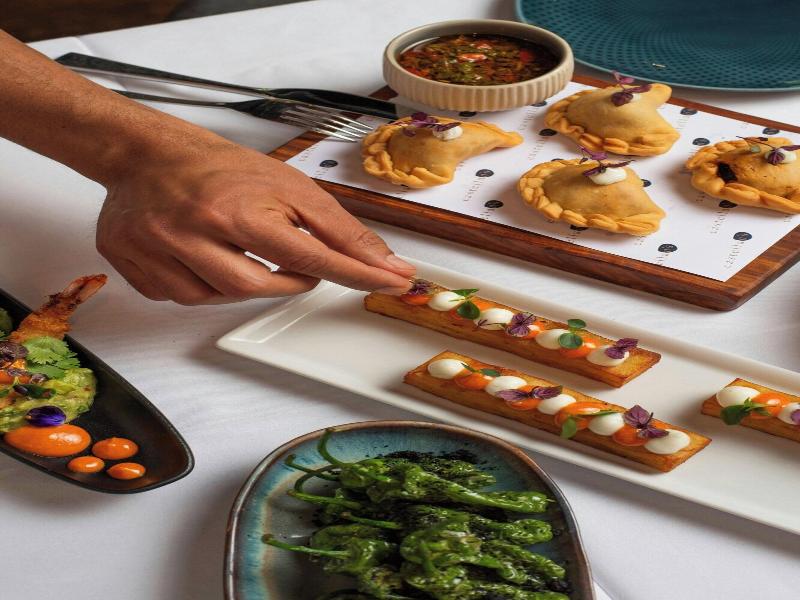 Neues Schloss Hotel Zurich, Autograph Collection - Restoran