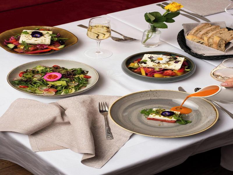 Neues Schloss Hotel Zurich, Autograph Collection - Restoran