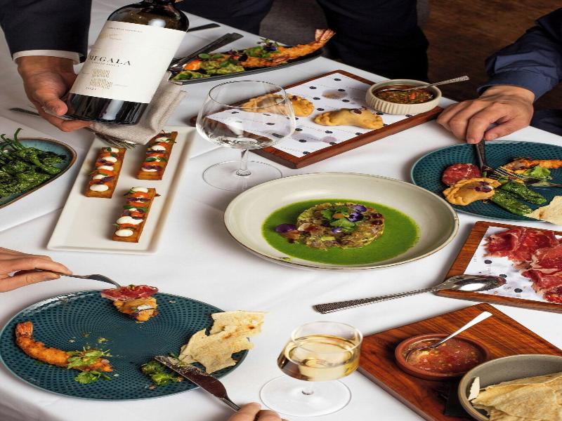 Neues Schloss Hotel Zurich, Autograph Collection - Restoran