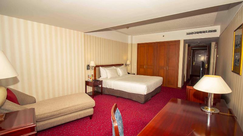 Redtop Hotel & Convention Center - Oda