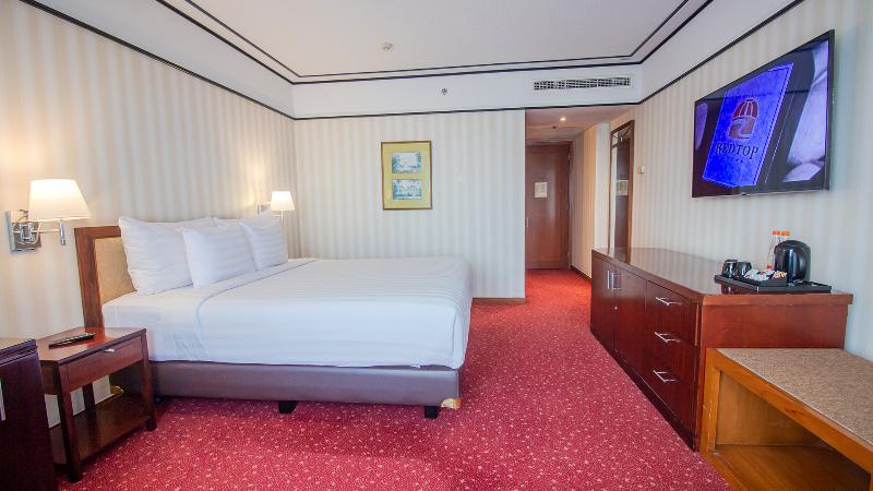 Redtop Hotel & Convention Center - Oda