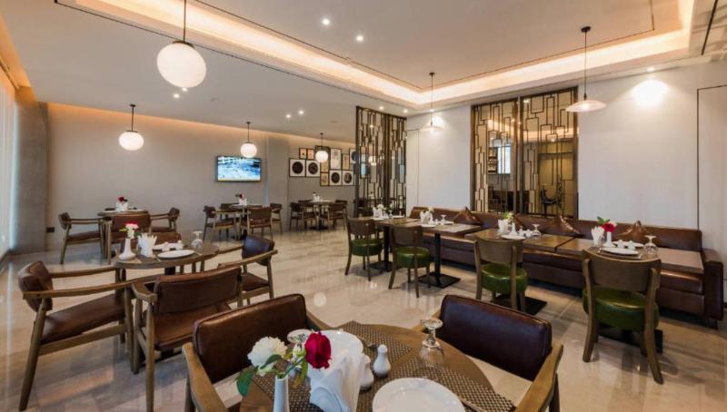 Boudl Corniche - Restoran