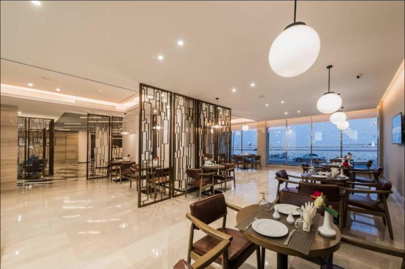 Boudl Corniche - Restoran