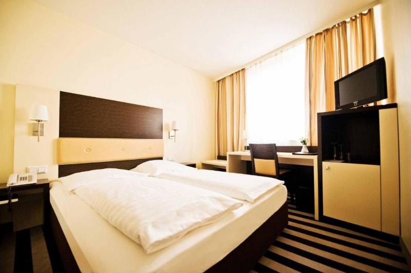 Tante ALMA Bristol Hotel - Oda
