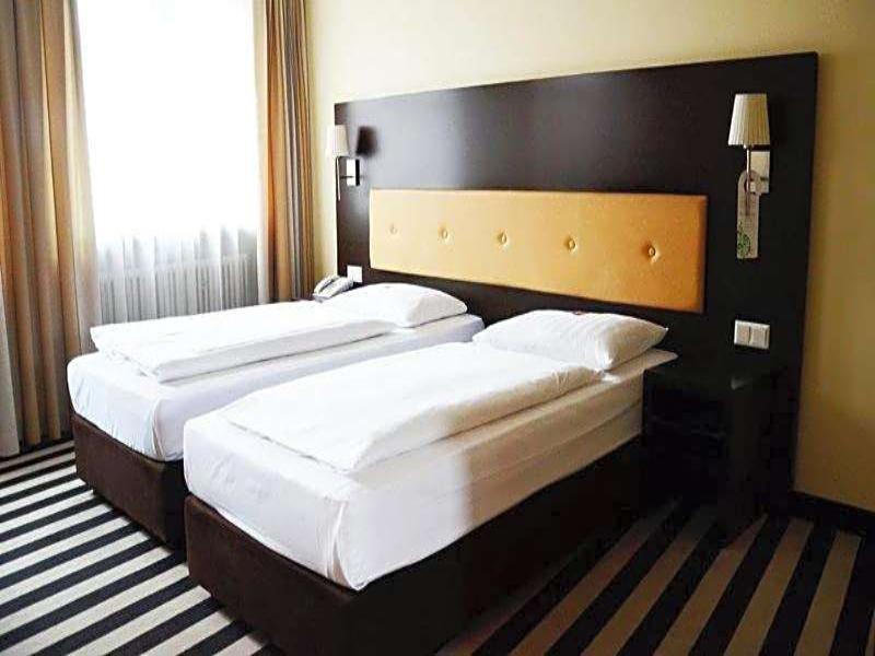 Tante ALMA Bristol Hotel - Oda