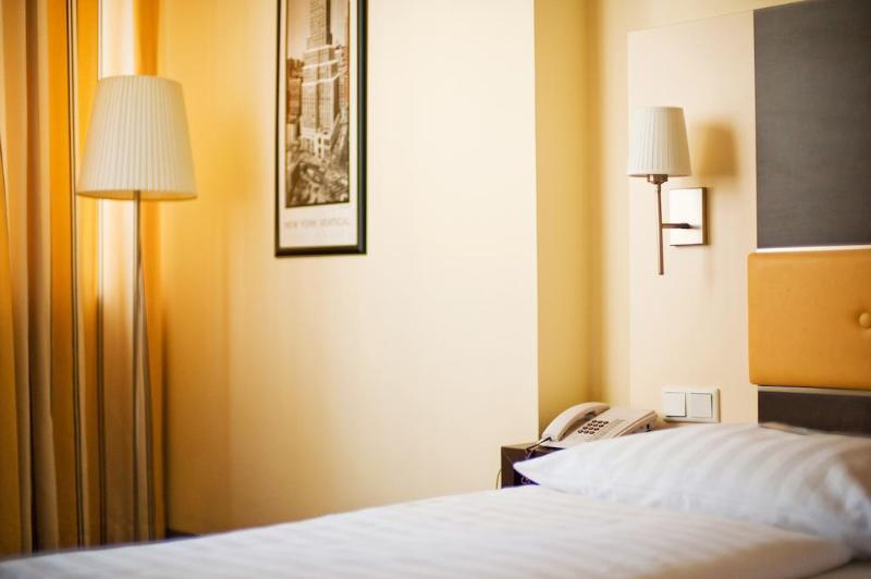 Tante ALMA Bristol Hotel - Oda