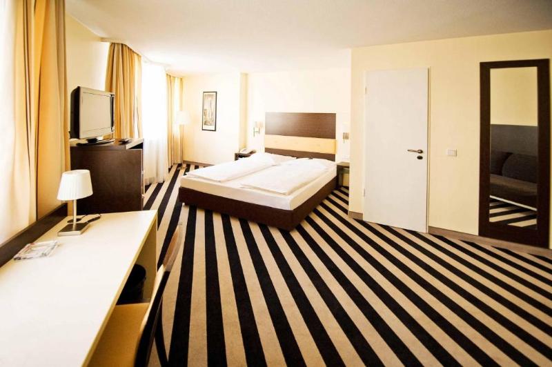 Tante ALMA Bristol Hotel - Oda