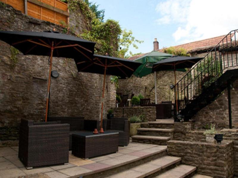 The  Woolpack - Genel