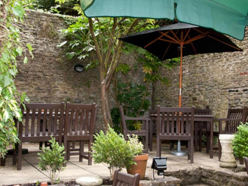The  Woolpack - Genel