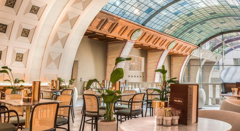 Continental Hotel Budapest - Bar