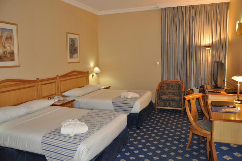 Grand Continental Hotel Abu Dhabi - Oda
