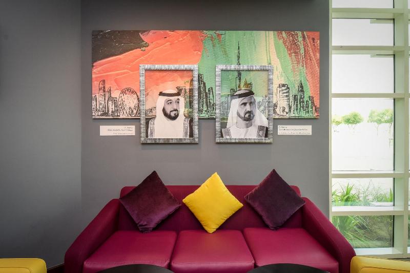 Premier Inn Silicon Oasis - Lobi