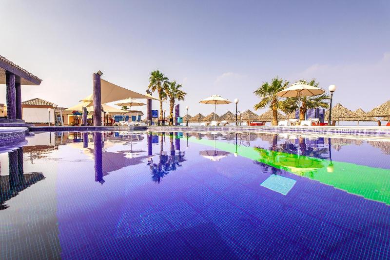 Royal Beach Hotel and Resort - Plaj