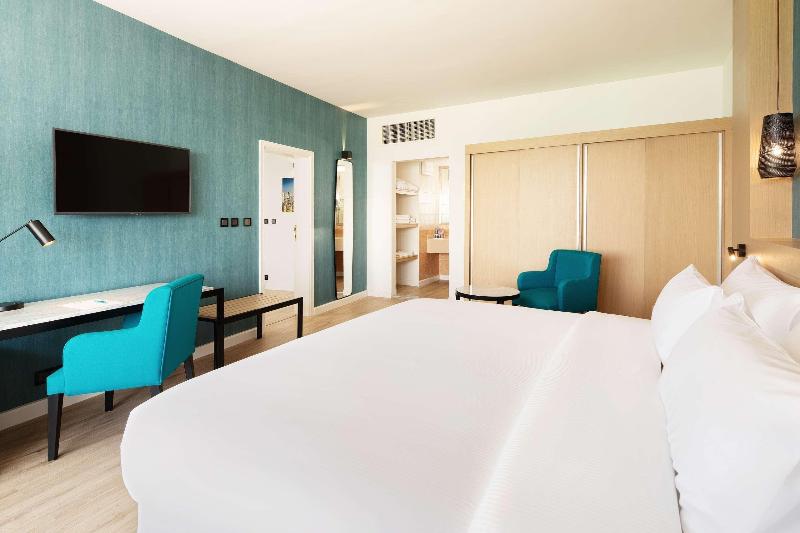 Occidental Sharjah Grand - Oda