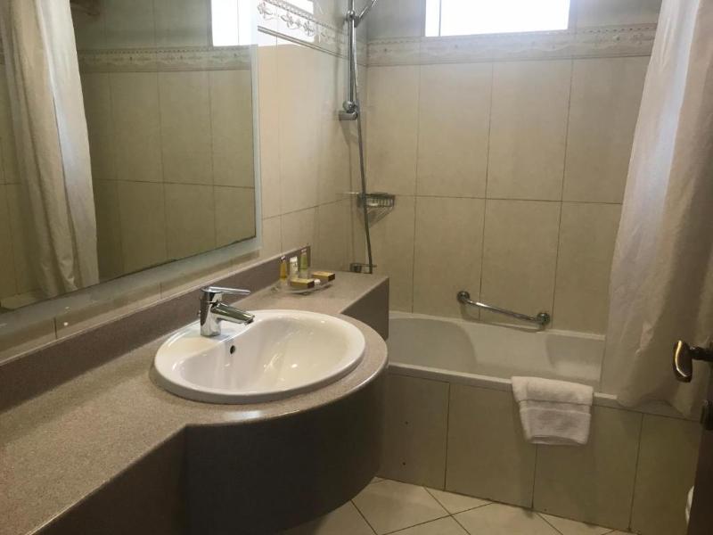 West Zone Plaza Hotel Apartments - Oda