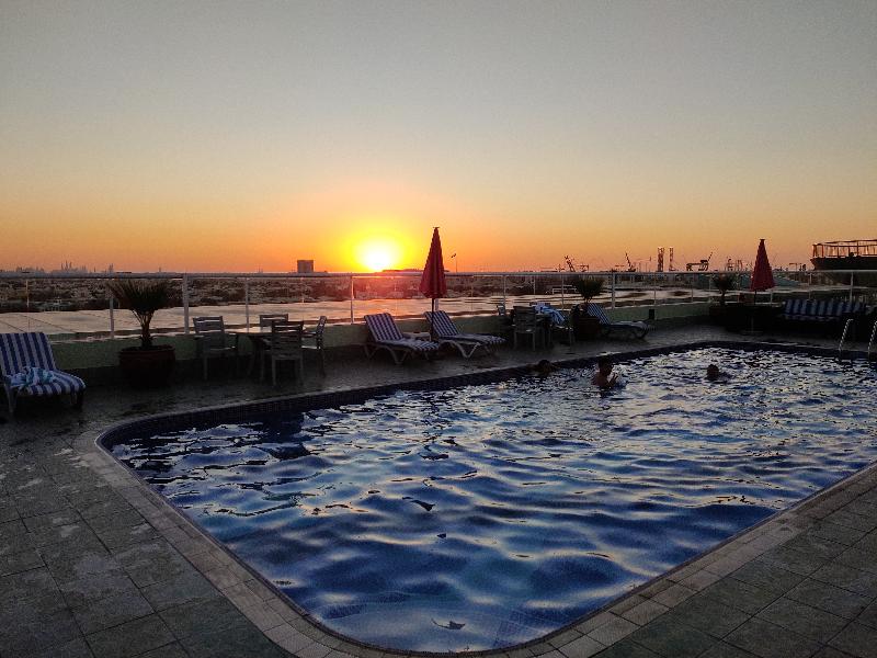 West Zone Plaza Hotel Apartments - Havuz