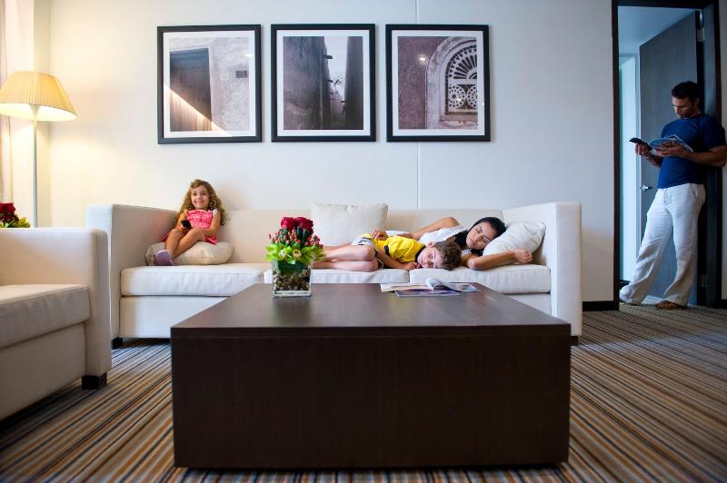 Crowne Plaza Hotel Abu Dhabi Yas Island - Oda