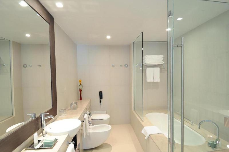 Crowne Plaza Hotel Abu Dhabi Yas Island - Oda