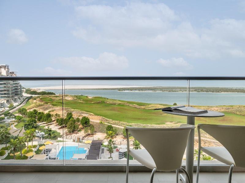 Crowne Plaza Hotel Abu Dhabi Yas Island - Oda