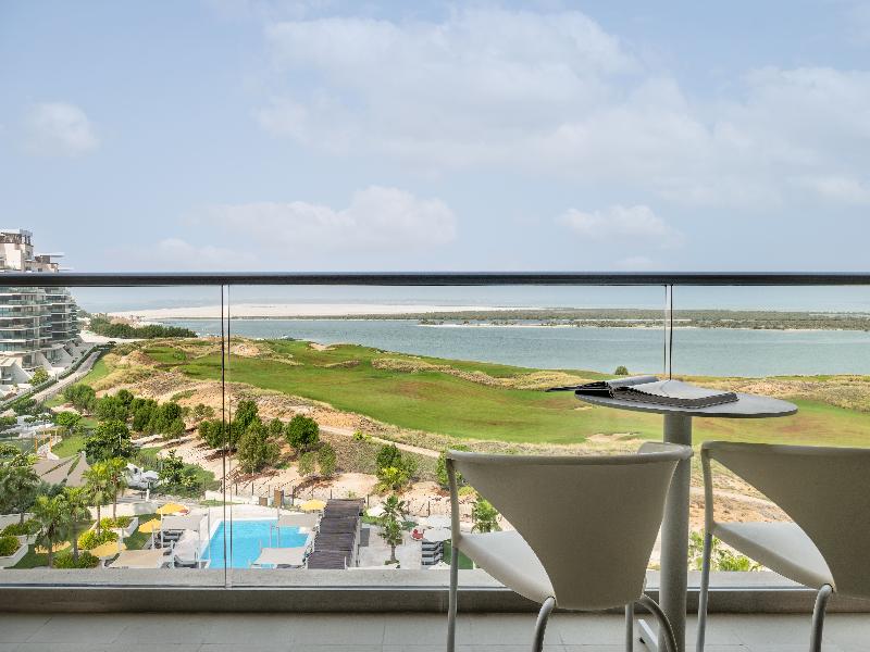 Crowne Plaza Hotel Abu Dhabi Yas Island - Oda