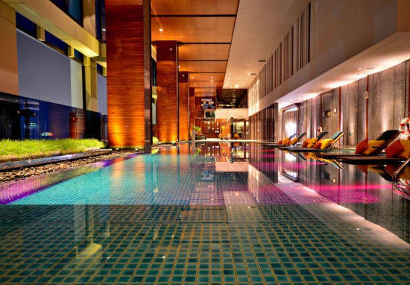 Renaissance Bangkok Ratchaprasong Hotel - Havuz