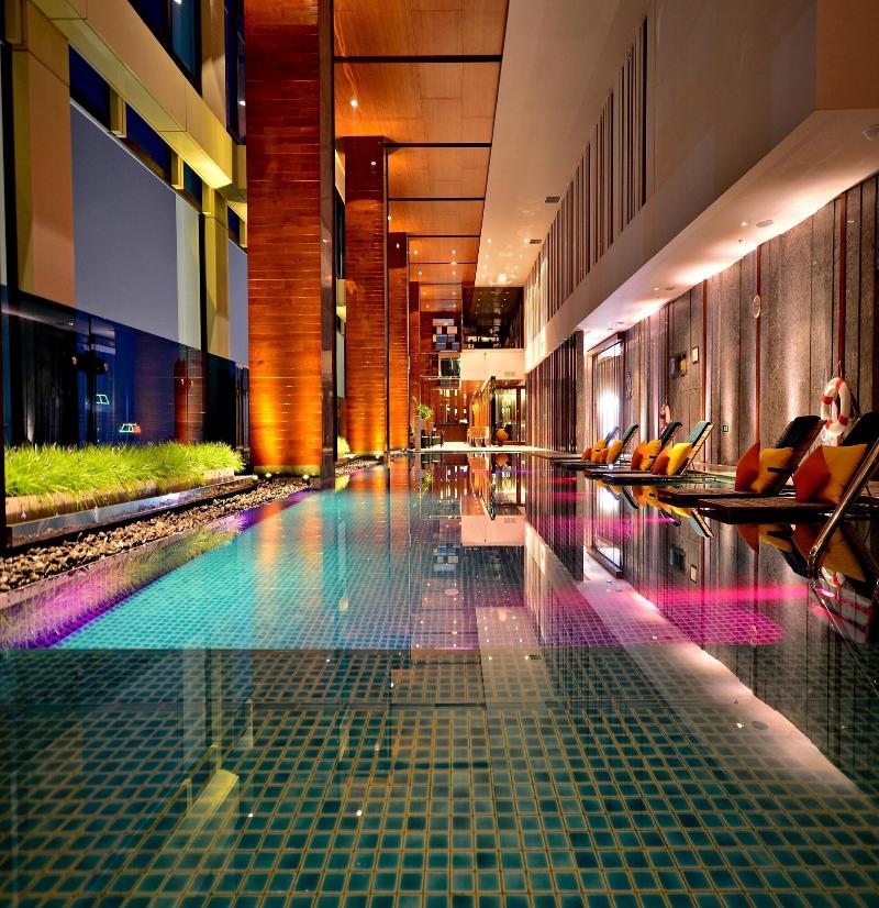 Renaissance Bangkok Ratchaprasong Hotel - Havuz
