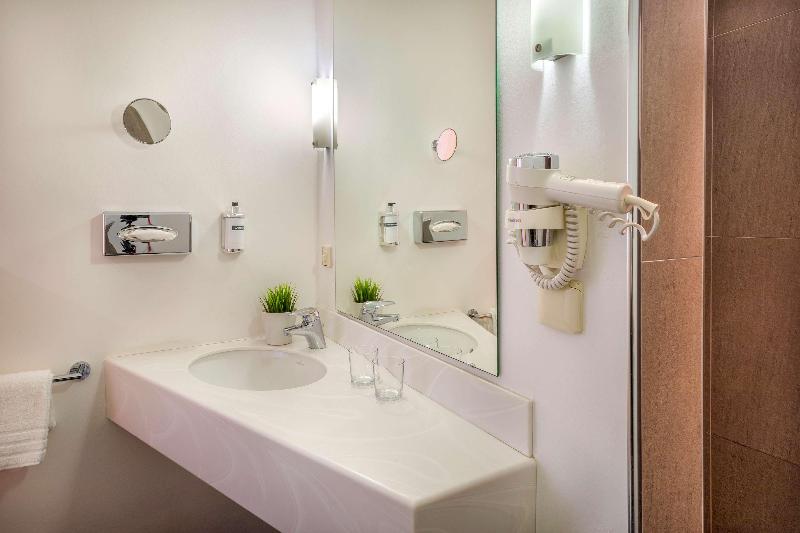 B&B HOTEL Krefeld Süd - Oda